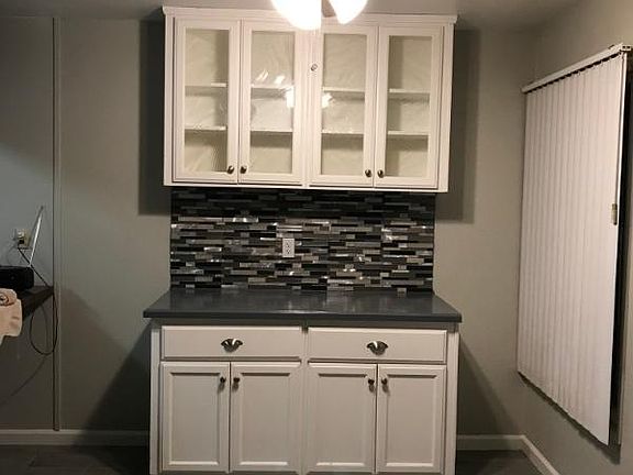 4th image of 928 N Humboldt Ave