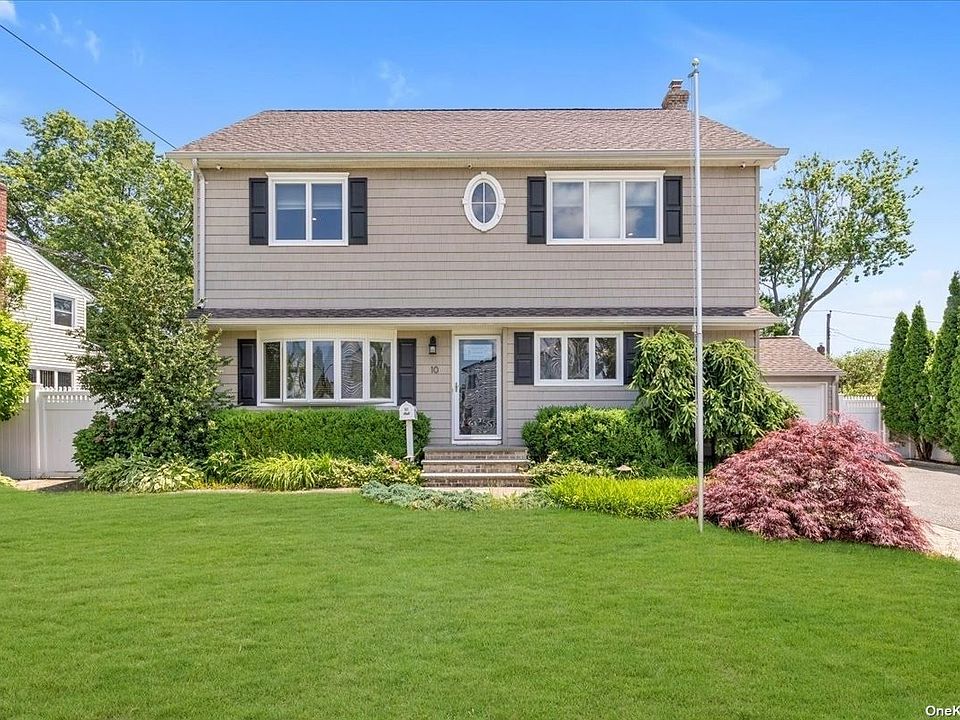 1st image of 10 Valley Ln