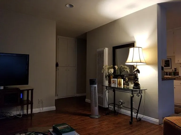 1610 Barry Ave #5 — Photo 12