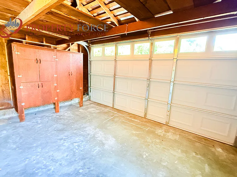 1623 Howard Ave — Photo 6