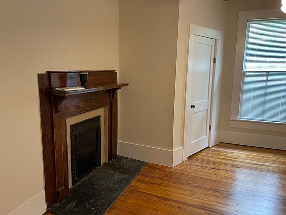 3rd image of 412 Hogan St