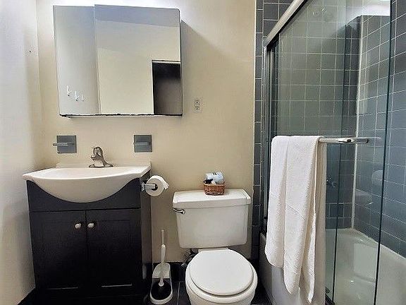 5th image of 150 Manhattan Ave #4F