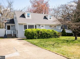 6678 Barrett Rd, Falls Church, VA 22042