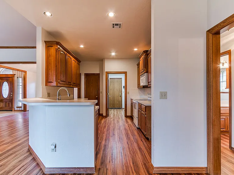 2913 Daybreak Dr — Photo 11