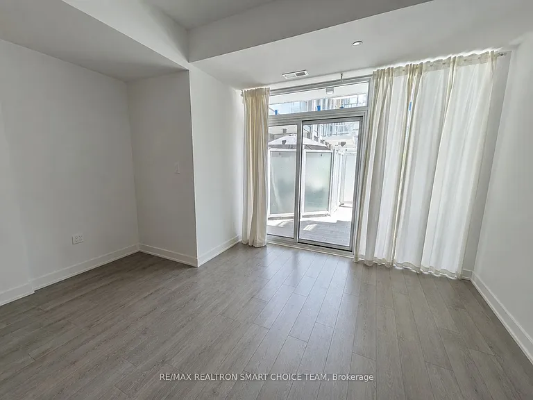1005 Dundas St E #117 — Photo 10
