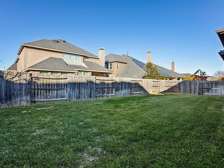 29110 Davenport Dr — Photo 43
