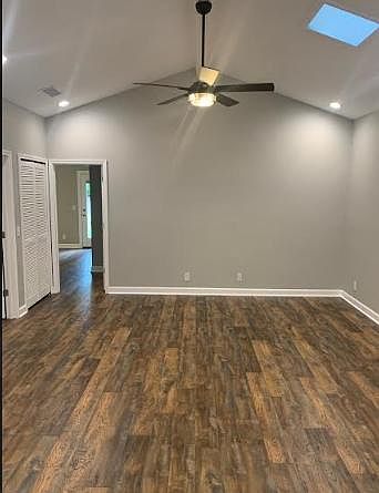 1st image of 213 Loring Ct