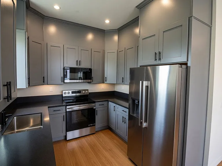 1056 Hoffman Ave #2 — Photo 3