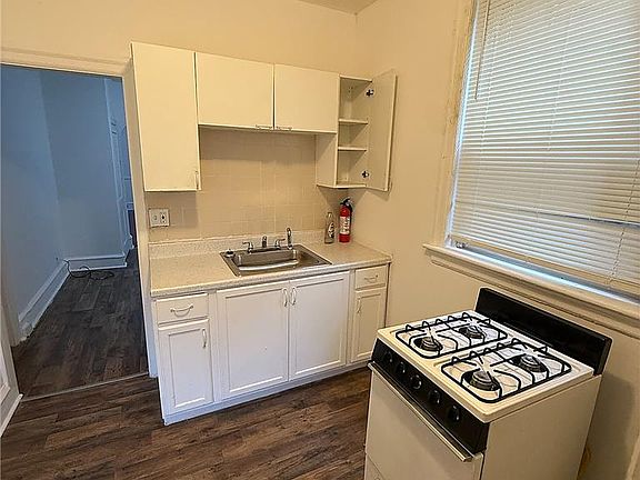 5th image of 5107 Cottage St Floor 1