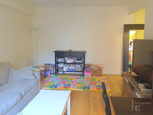 Rented by Hecht Group | media 6