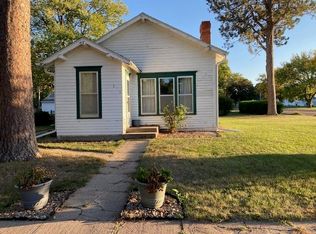341 W 4th St, Minden, NE 68959
