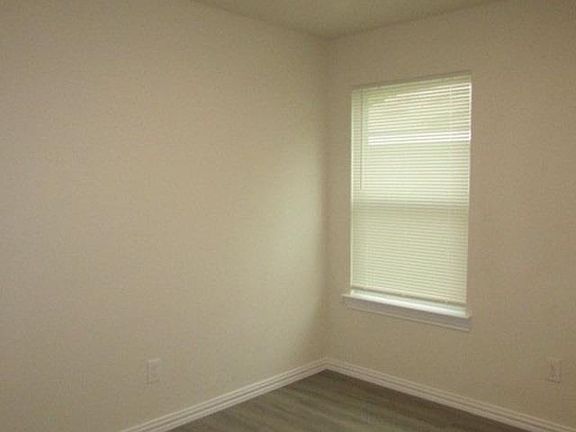 4th image of 1214 Beaumont St