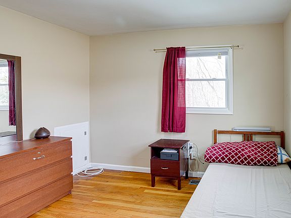 4th image of 14714 Brook Dr