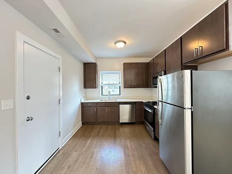 3409 W Fullerton Ave #B3 — Photo 3