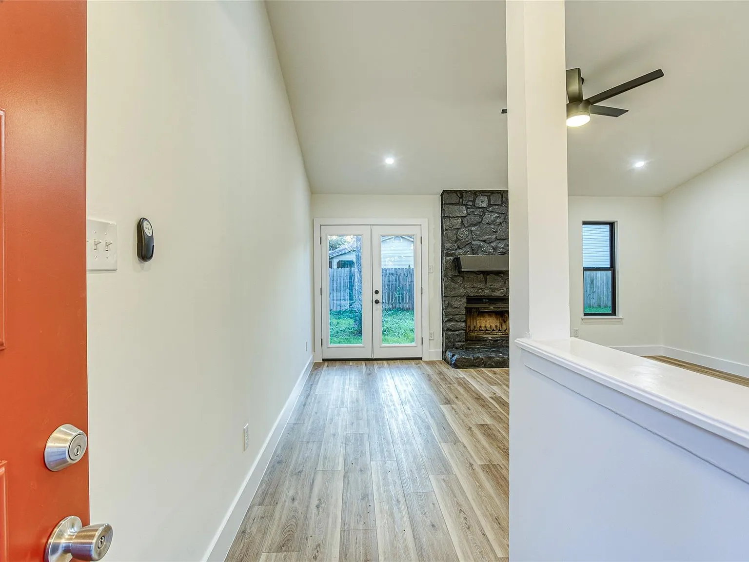 3 bed, 2.0 bath, 1312 sqft, $2,125 — Photo 4
