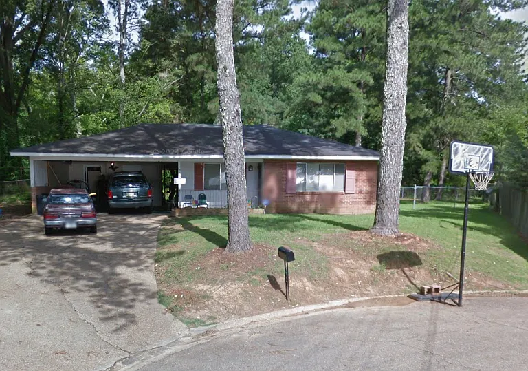 1645 Camellia Ln — Photo 1