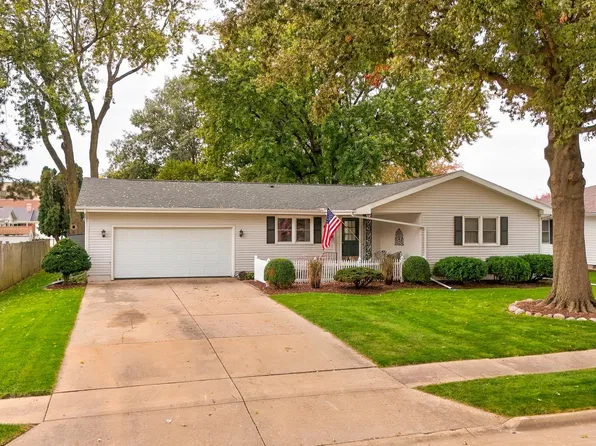 2905 Lawn Ave, Burlington, IA 52601