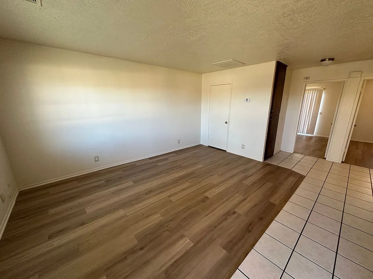 Building Photo - 15050 Sequoia St