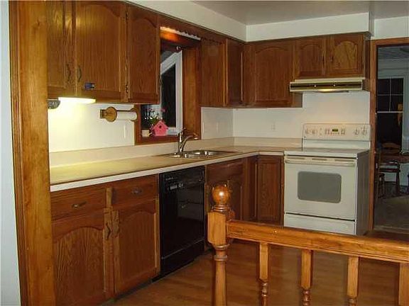 3rd image of 11 Parnell Dr