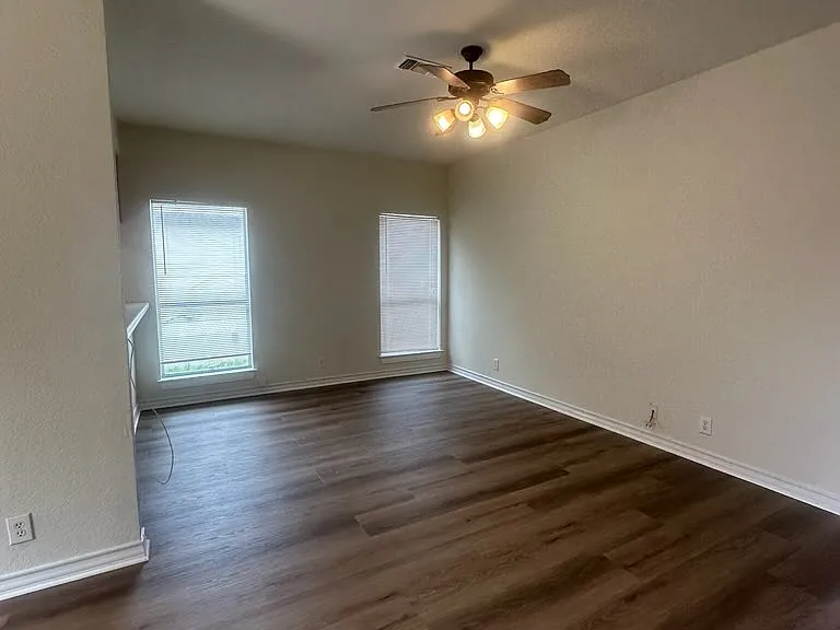 932 Misty Acres Dr — Photo 10