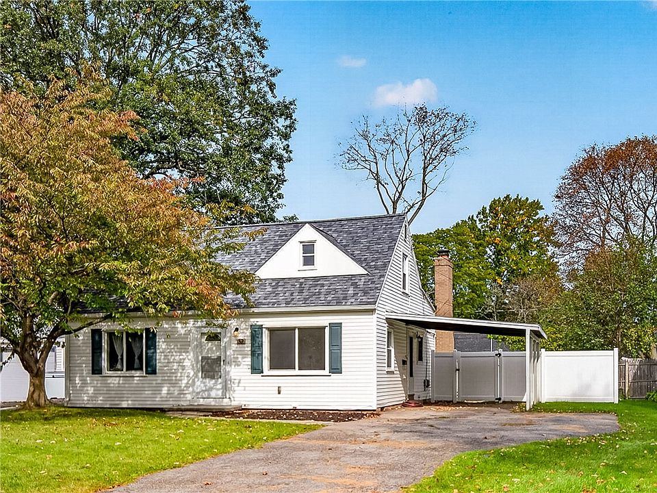 1st image of 32 Canasta Rd