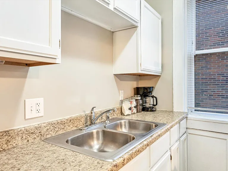 4933 Odell St #1W — Photo 11