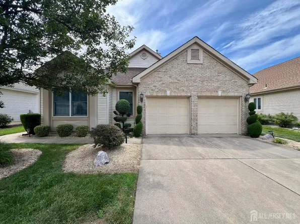 36 Dawson Ln, Monroe Township, NJ 08831