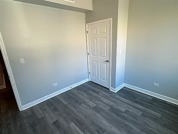 9410 Lawrence Ct — Photo 3