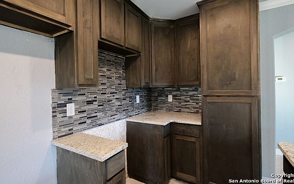 5th image of 7831 Bronco Ln