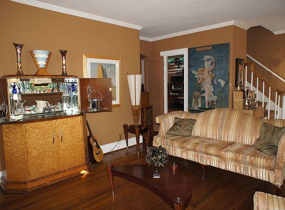 3rd image of 127 Wilton Ave
