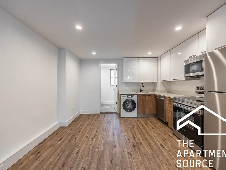 941 W Carmen Ave #1 — Photo 3