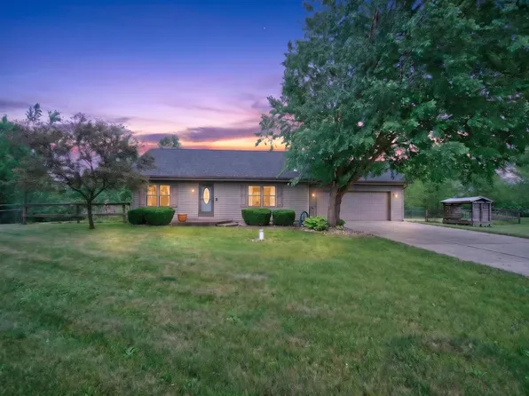15510 Davis Dr, Addison, MI 49220
