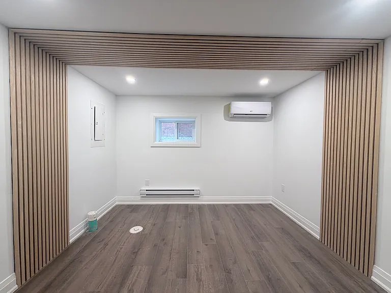 184 Ottawa St S #1 — Photo 2