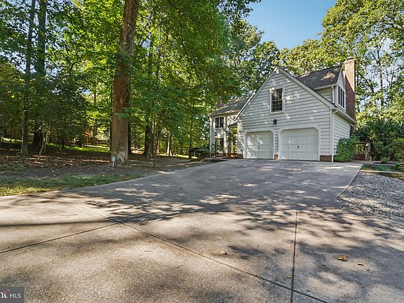 2nd image of 4517 Hemlock Cone Way