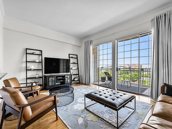 5th image of 3225 Turtle Creek Blvd APT 828