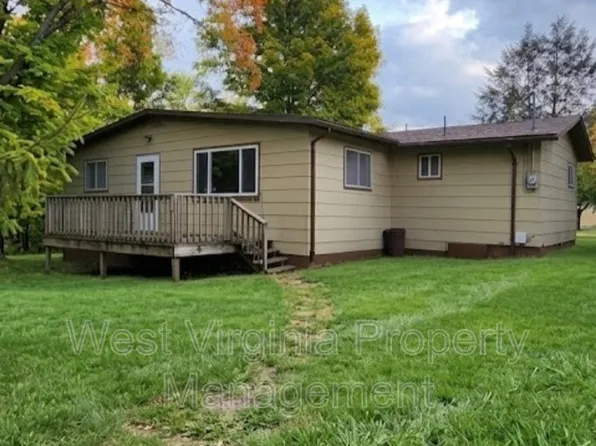 112 Breezemont Ln, Beckley, WV 25801