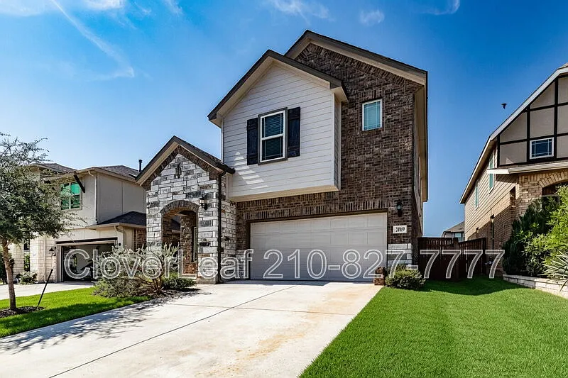 4 bed, 2.5 bath, 2265 sqft, $2,397 — Photo 2