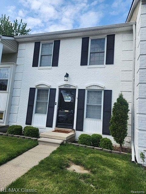 1st image of 37489 Charter Oaks Blvd