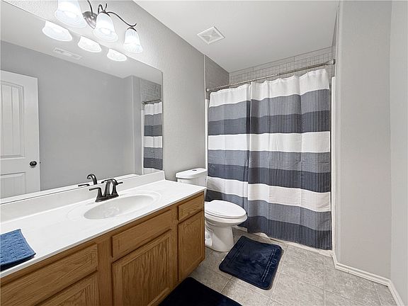 4th image of 603 E Sandalwood St