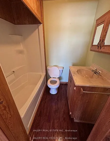 12 Saint David St N #6 — Photo 1