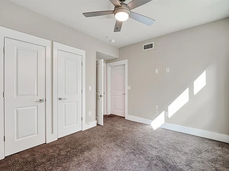 2401 Crawford St #B209 — Photo 29
