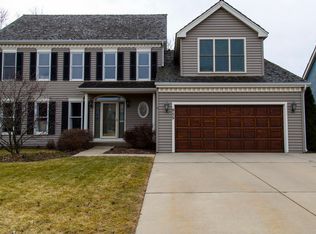 955 Tudor Ct, Lake Zurich, IL 60047