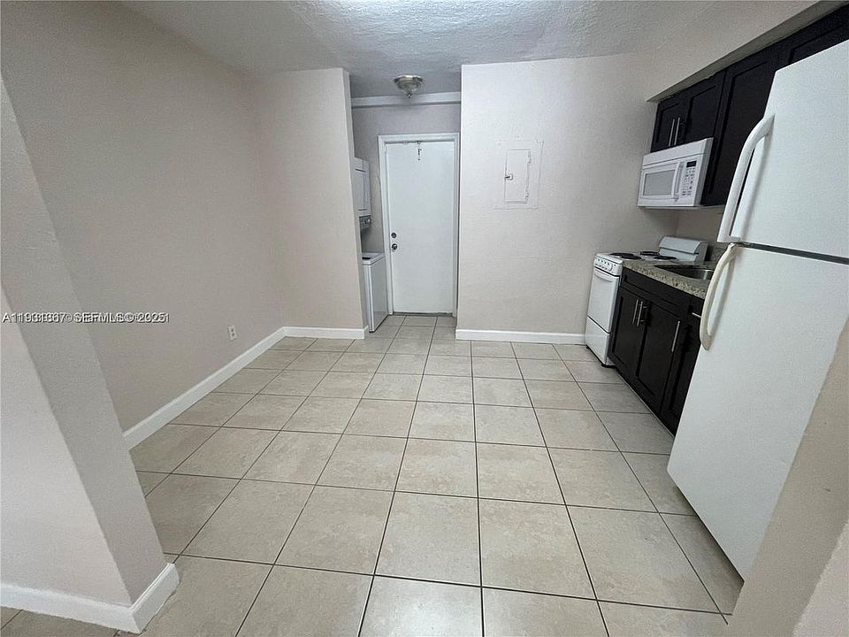 1st image of 2860 NW 15th St #2