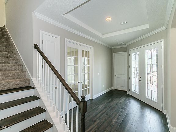 3rd image of 402 Glenneyre Cir