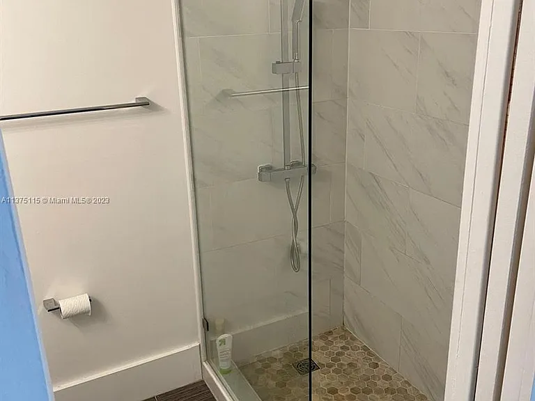 753 Michigan Ave #2E — Photo 11