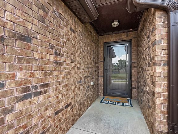 4th image of 3106 SW Waterleaf Ave
