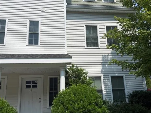 12 Park Ave #8, Narragansett, RI 02882
