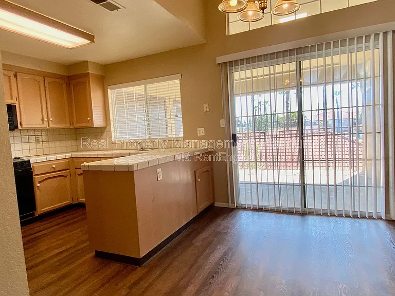 8153 N Cedar Ave #212 — Photo 14