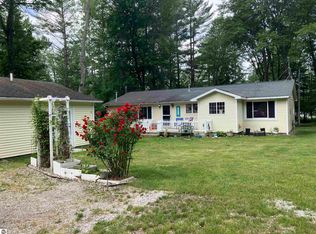 5611 E Shore Dr NE, Kalkaska, MI 49646