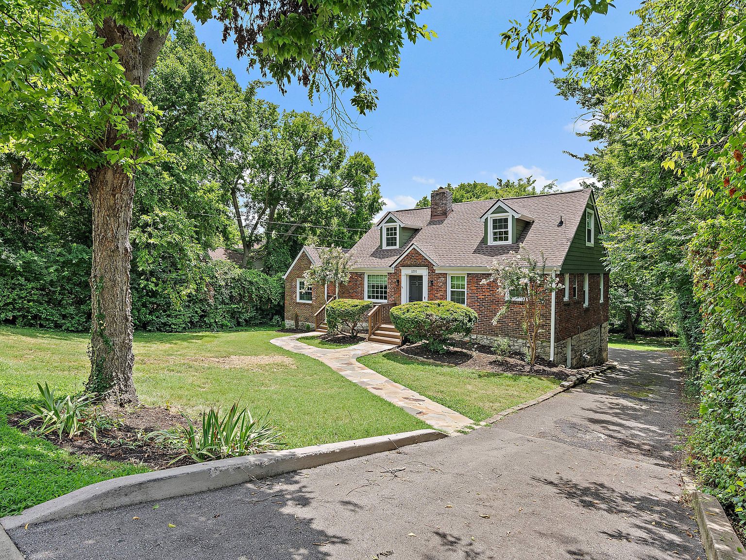 3201 Hillside Dr, Nashville, TN 37212 | Zillow